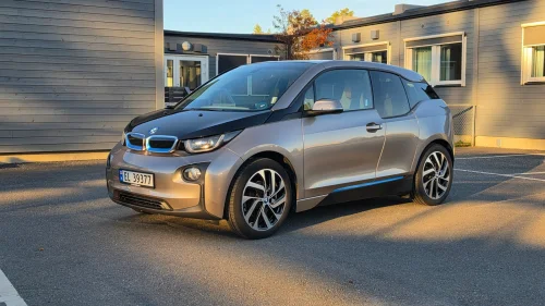 BMW i3 Fully charged, delskinn, soltak, EU ok til 28 LAV KM!