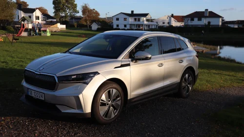 SKODA ENYAQ 80 iV80 MAX Hengerfeste Matrix