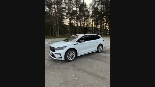SKODA ENYAQ 80 iV80, Matrix lys, Sportline, mørke ruter.