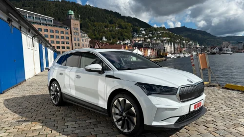 SKODA ENYAQ 80 iV80, panorama soltak, h.feste