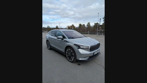 SKODA ENYAQ 80 iV80 High plus Suite, hengerfeste, HUD, panorama