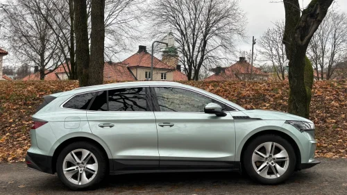 SKODA ENYAQ 80 iV80 (h.feste-brunt skinn-panoramatak-360 gr kamera)