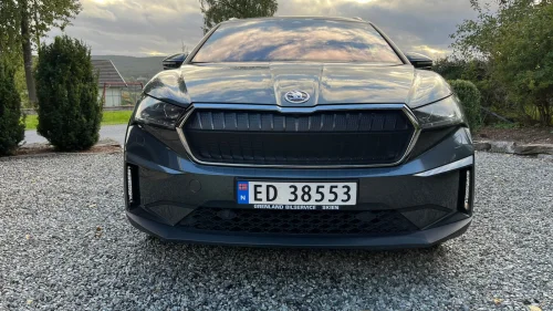 SKODA ENYAQ 80X IV80X Hengerfeste / ACC / Ambient / Matrix / Memory