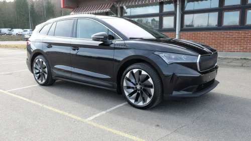 SKODA ENYAQ 80X iv 80x Pano,R.kam,Krok,Skinn++