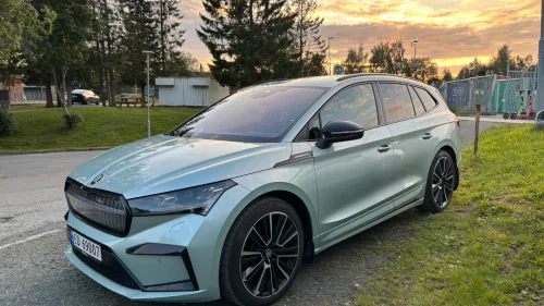 SKODA ENYAQ 80X iv 80X Founders Edition Krok/Crystal grill/HUD/Pano/DCC