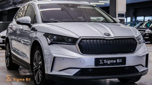SKODA ENYAQ 80X 80X 313HK 77kWh ACC 360 Keyless BT CarPlay Skinn EU KAM