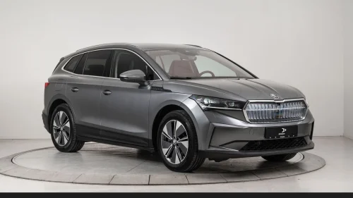 SKODA ENYAQ 80X Krok Kamera ACC Minne