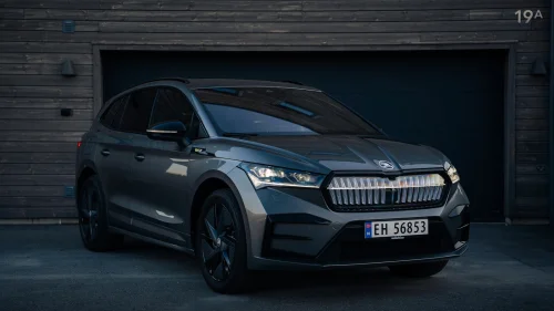 SKODA ENYAQ RS Maxx-pakken, panoramasoltak, skinnseter og krok