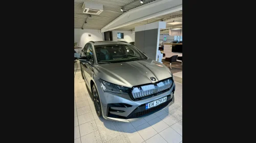 SKODA ENYAQ RS HUD/tilhengerfeste/Bassbrothers/panorama/suite interiør