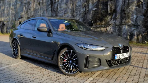 BMW i4 M50 M-Sport // Cognac // skjermbr. , 20" , soltak, h-feste
