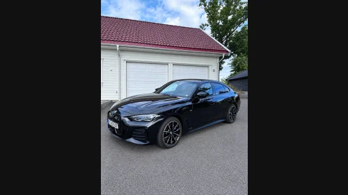 BMW i4 M50 Safirsort metallic BMW i4 M50 Fully Charged 2022