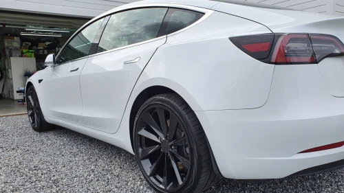 TESLA Model 3 Long Range RWD / 600km WLTP