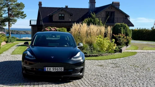 TESLA Model 3 Standard Range Plus RWD