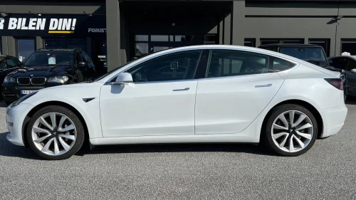TESLA Model 3 SR Plus / Skinn / Autopilot 2,5 / Panorama/ Premium Lyd