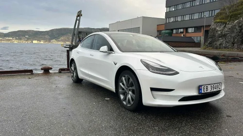 TESLA Model 3 Standard Range Plus RWD