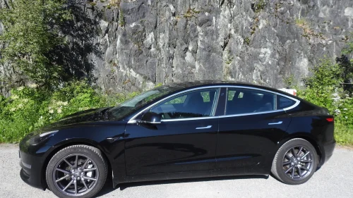 TESLA Model 3 Nytt hovedbatteri!