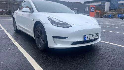 TESLA Model 3 Standard Range+/Nye v.dekk/Krok/Utmerket tilstand!