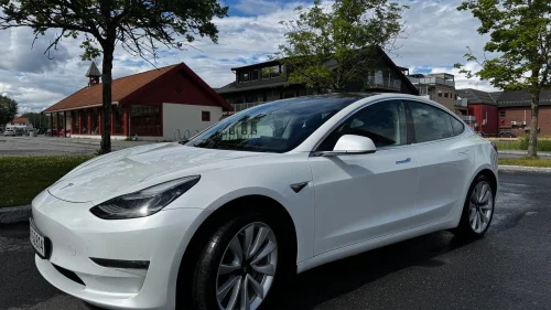 TESLA Model 3 Standard Range RWD