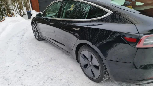 TESLA Model 3 Standard Range RWD