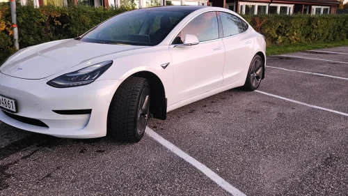 TESLA Model 3 Standard Range Plus RWD