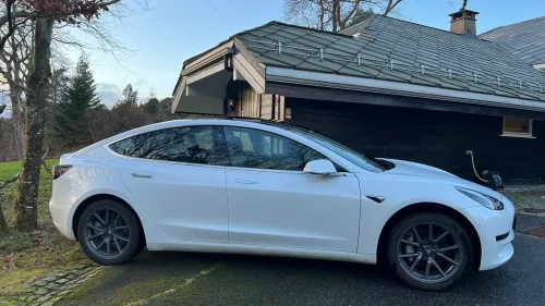 TESLA Model 3 MODEL 3 - Standard Plus