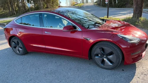 TESLA Model 3 Long Range AWD 4x4 panorama soltak adaptiv cruisekontro