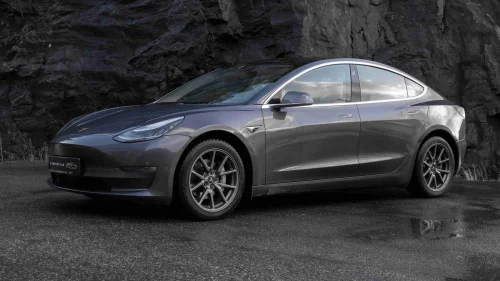 TESLA Model 3 Long Range AWD / 560 WLTP / Premium Autopilot / FSD