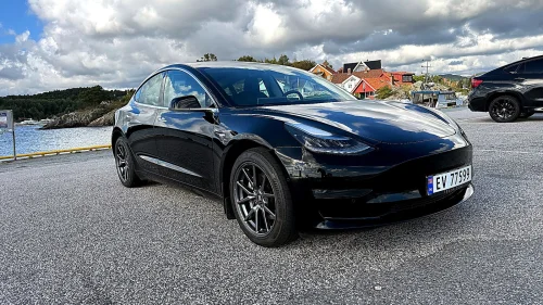 TESLA Model 3 LR/4x4/Krok/Nye Dekk/Chrome Delete/Solfilm