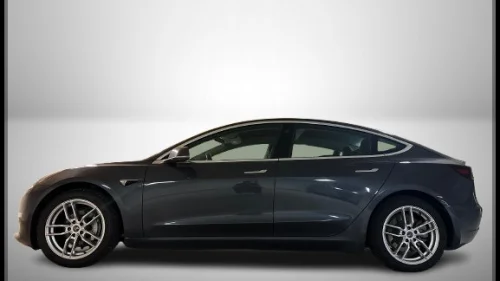 TESLA Model 3 LONG RANGE/AUTOMAT/AWD/R-KAM/NAVI/ALU/EU-OK 6/27!!!