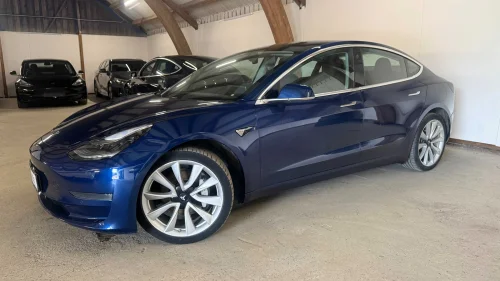 TESLA Model 3 LONG RANGE - LAV KM - PREMIUM - AUTOPILOT