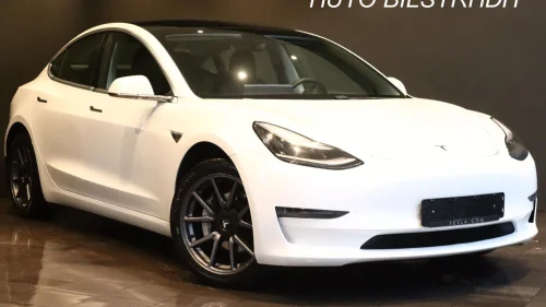 TESLA Model 3 Long Range,AWD,AP,HFeste,Panorama,360Kamera,1Eier