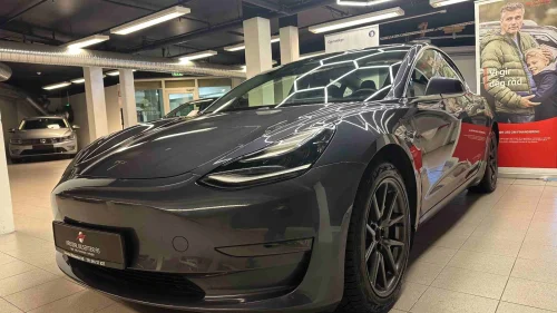 TESLA Model 3 AWD / LONG RANGE / EUOK 09.28 / SKINN