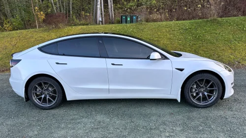 TESLA Model 3 Long Range / AWD / Varmepumpe / Skinn / Tilhengerfeste