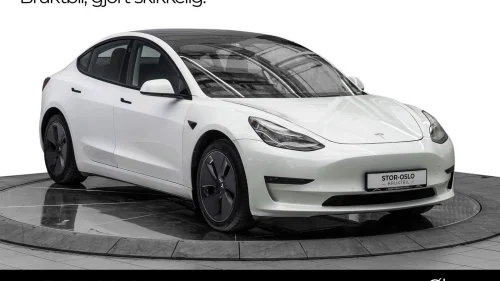 TESLA Model 3 Long Range AWD - 580 km, Krok, Pano, R.Kam
