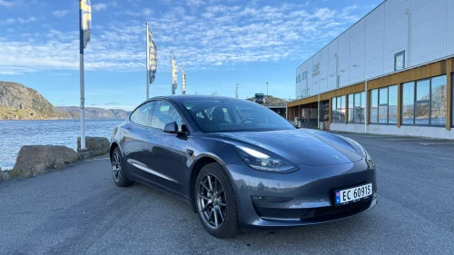 TESLA Model 3 Long Range AWD, 614km, rattvarme++