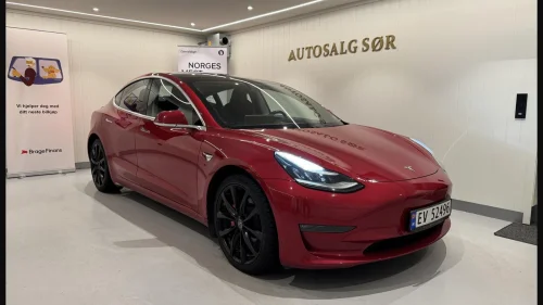 TESLA Model 3 Performance / Tectyl / Nye S+V dekk / EU 08-2027