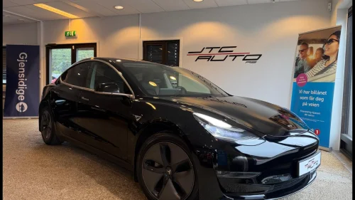 TESLA Model 3 Long Range / Awd / El trunk / El bakluke / Skinn