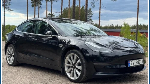TESLA Model 3 Long Range Premium AWD 462 HK Panorama Autopilot