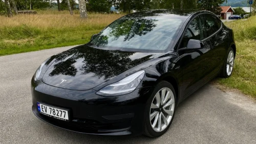 TESLA Model 3 LONG RANGE AWD | 4x4 | INNBYTTE |
