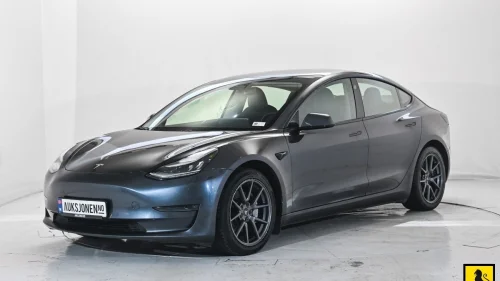 TESLA Model 3 LRDM HENGERFESTE VARMEPUMPE PREMIUM LYD & INTERIØR PANO