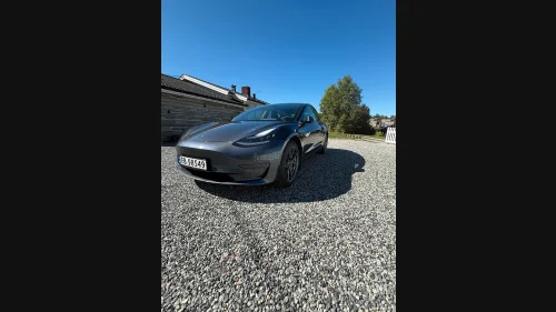 TESLA Model 3 Long Range AWD. Hengerfeste, Lav km