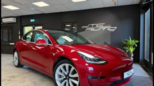 TESLA Model 3 Long Range / Hvitt interiør/ FSD / Premium / Lav km