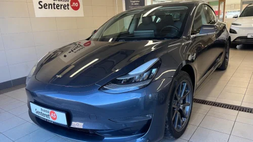 TESLA Model 3 Long Range AWD Rekkevidde 560 km.
