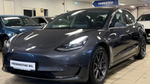 TESLA Model 3 STEALTH PERFORMANCE-AWD-SKINN-PANO-PREMIUM-ACC-LED