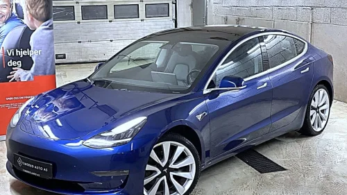TESLA Model 3 Long Range | 4x4 | Autopilot | Hengerfeste | Premium