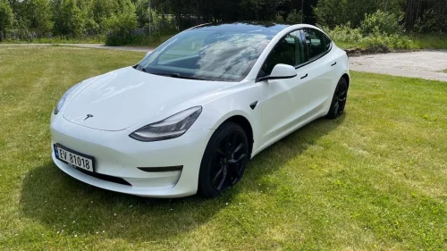 TESLA Model 3 Long Range Dual Motor adaptiv cruisekontroll ryggekamer