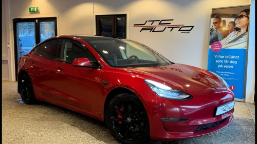 TESLA Model 3 Preformance / 1 eier / Chrome delete / Premium