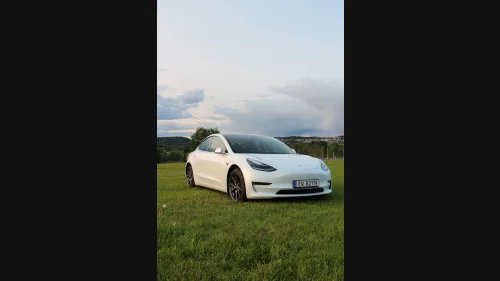 TESLA Model 3 Long Range AWD- LAV KM