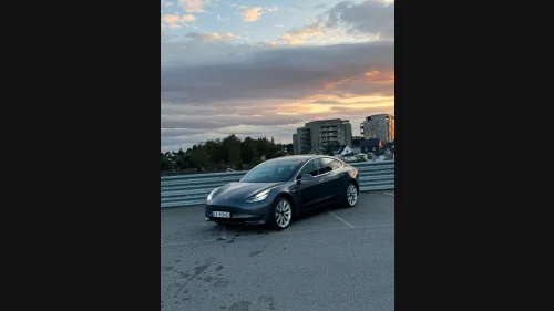 TESLA Model 3 MODEL 3 BASE PERFORMANCE AWD, KROK 155KW