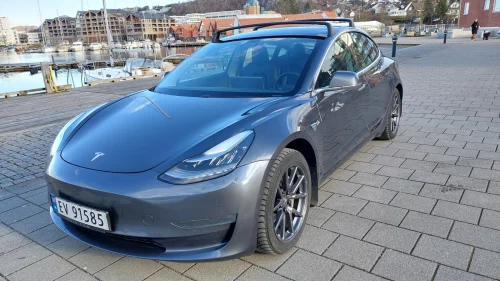 TESLA Model 3 Long Range AWD, Premium lyd, Hengerfeste